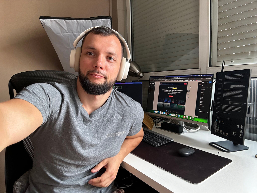 Dmitri working as a freelance web designer